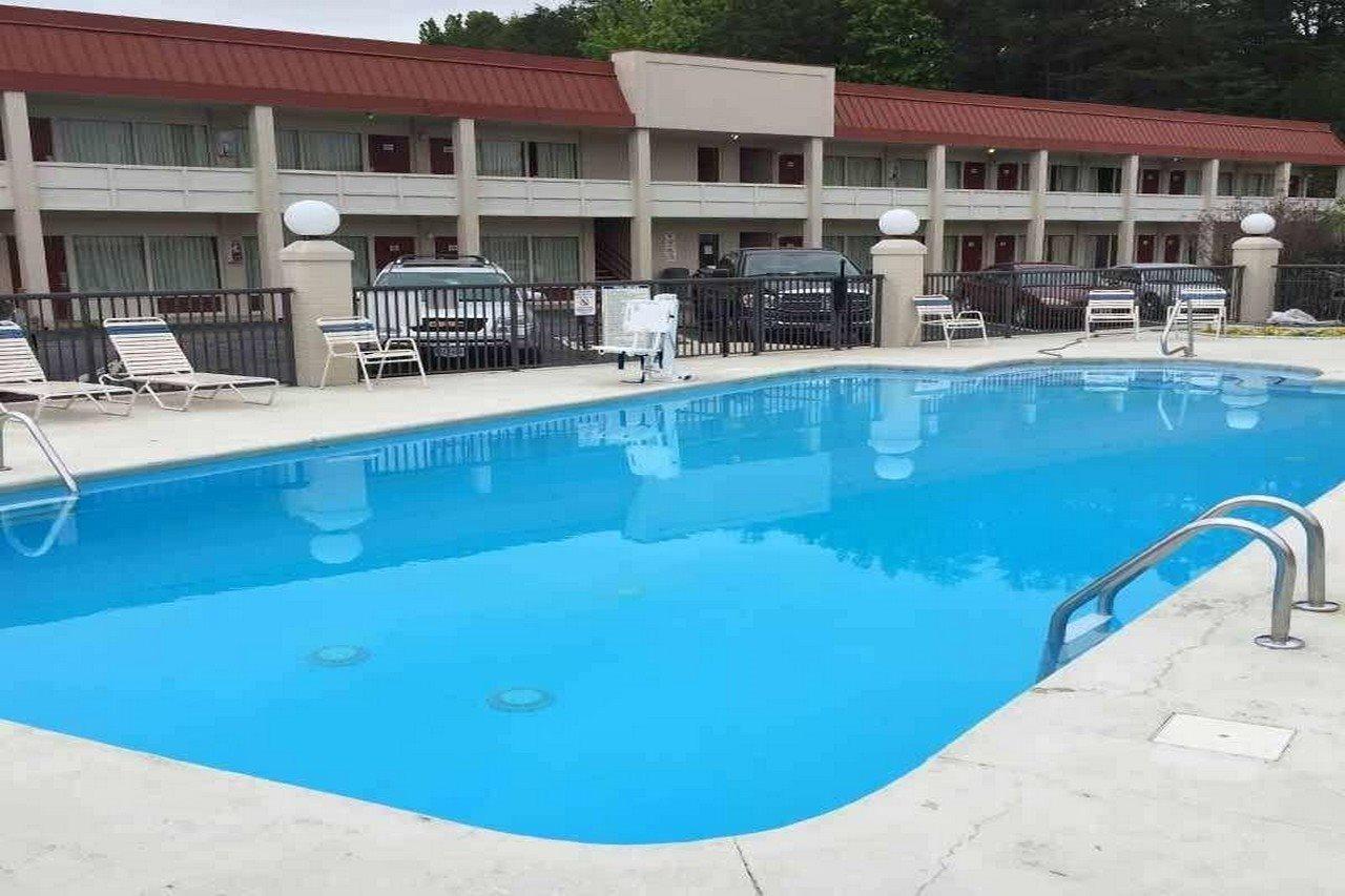 Astoria Hotel Danville West Exterior photo